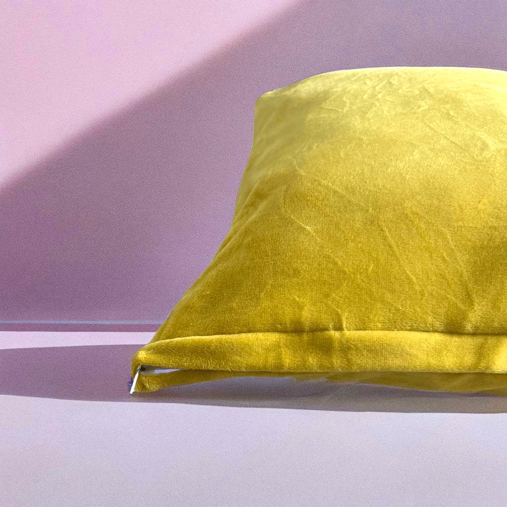 Housse de coussin velours jaune