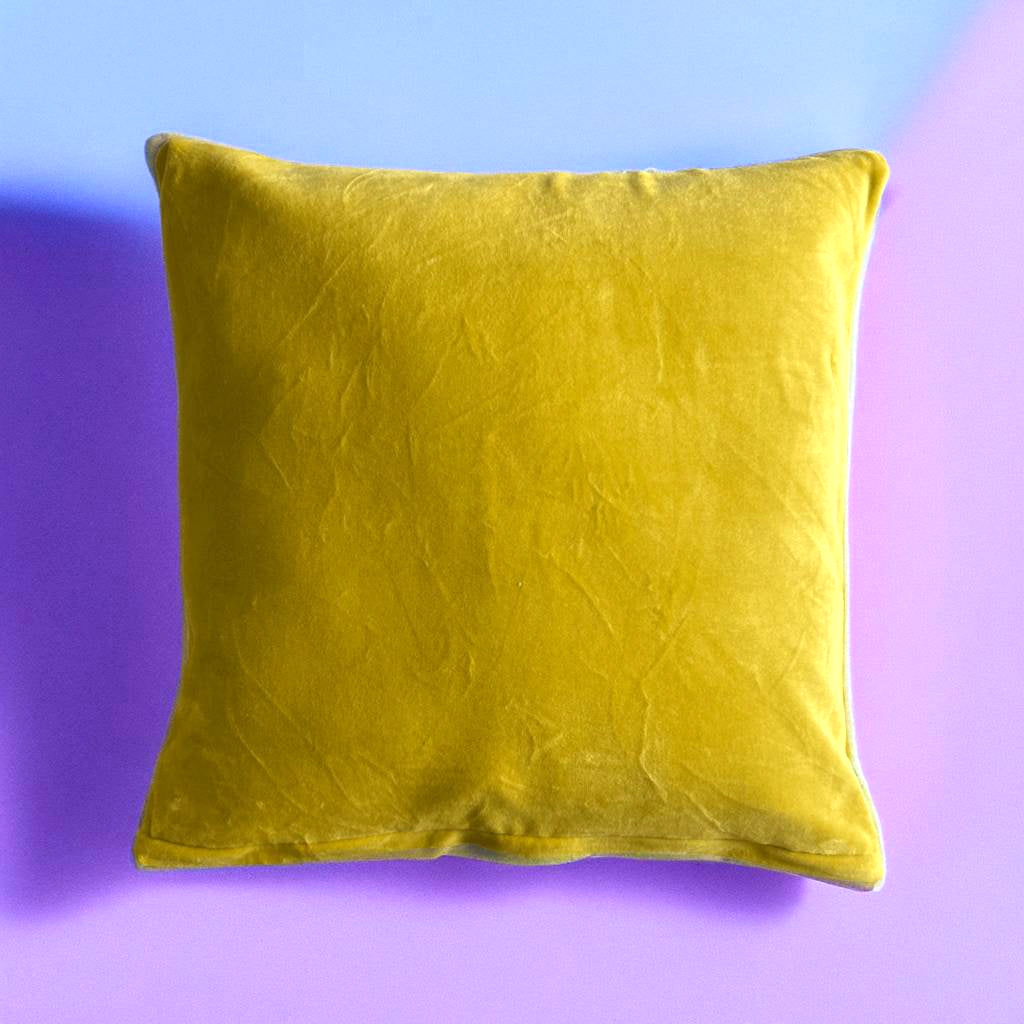 Housse de coussin velours jaune