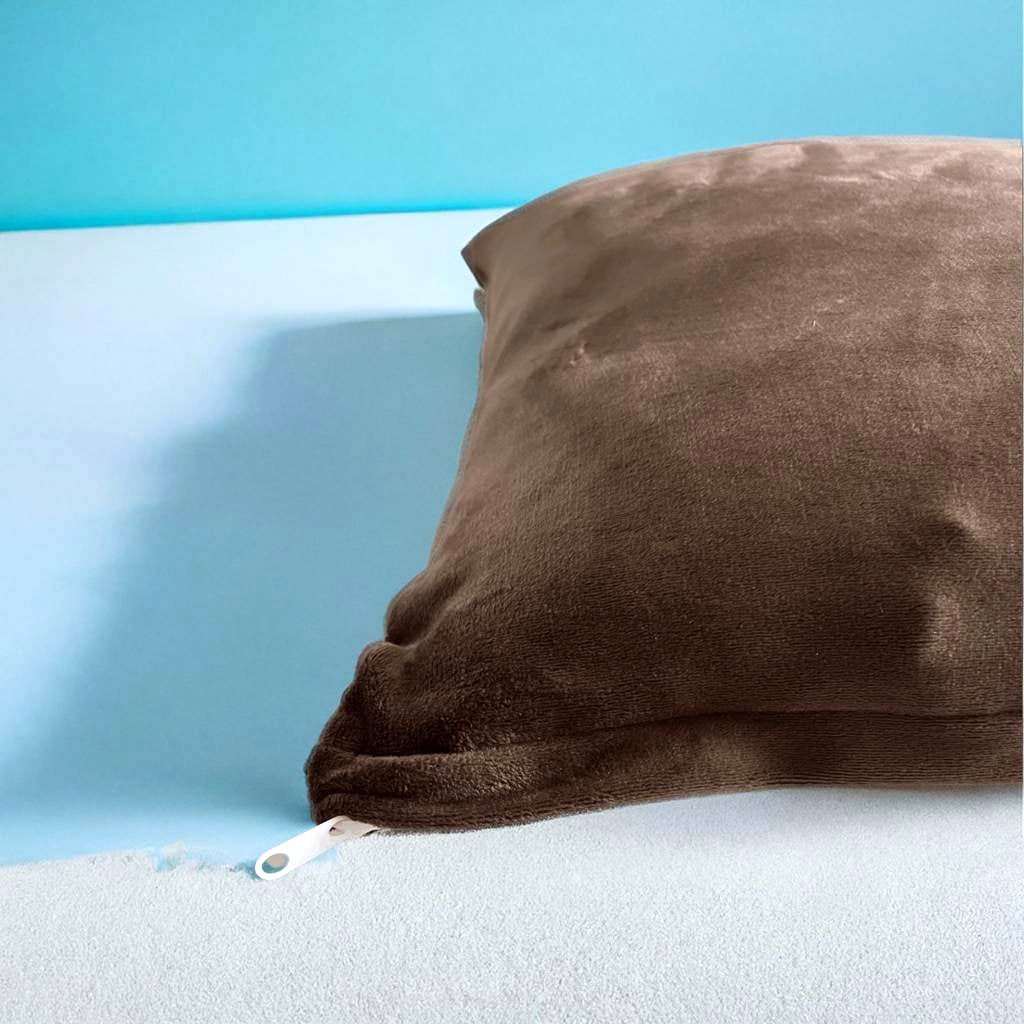 Housse de coussin velours marron