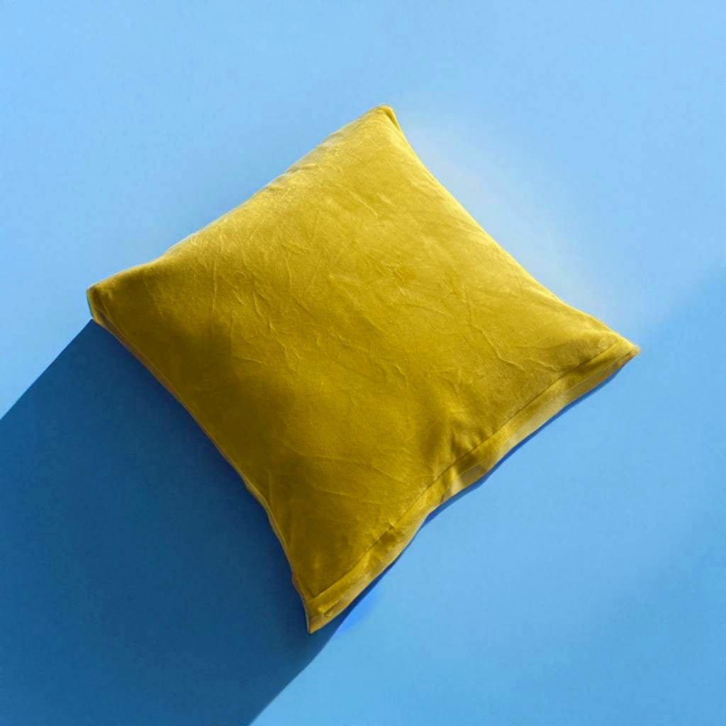Housse de coussin velours jaune