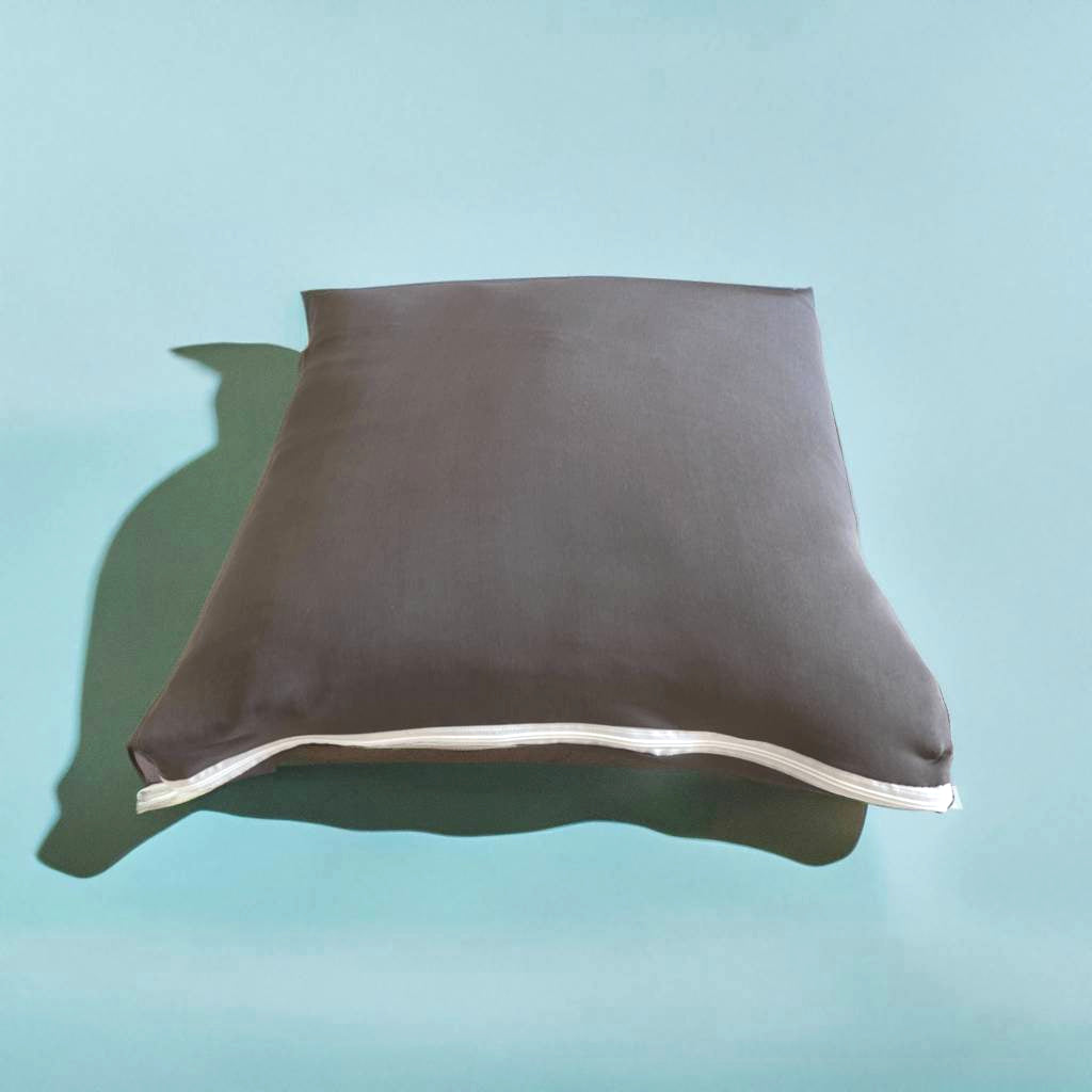 Housse de coussin gris