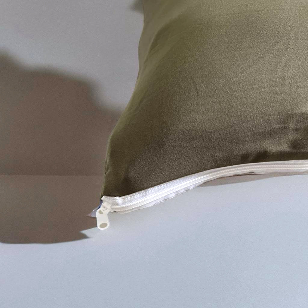 Housse de coussin kaki